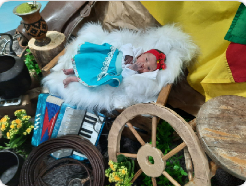 Crianças da UTI Neonatal do HSA fazem ensaio fotográfico em comemoração ao Dia do Gaúc
