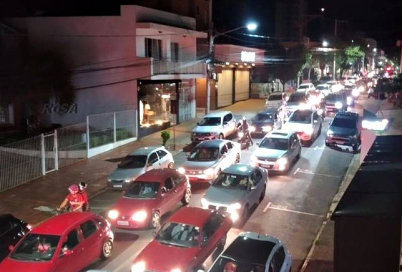 Vitória de Lula tem carreata com buzinaço em Santo Ângelo