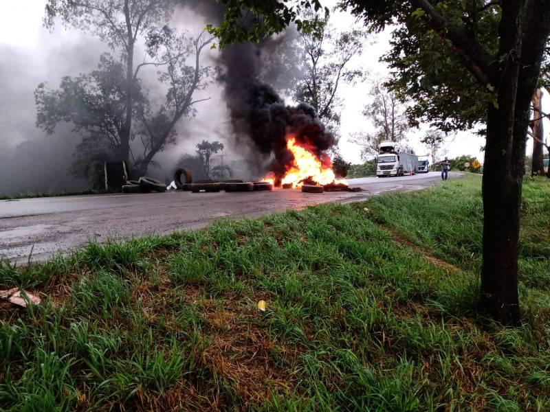 PRF afirma que acionou Advocacia-Geral da União para tentar liberar rodovias federais