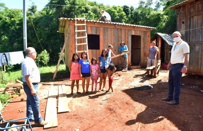 Novas casas são construídas na Aldeia Tekoá Pyaú