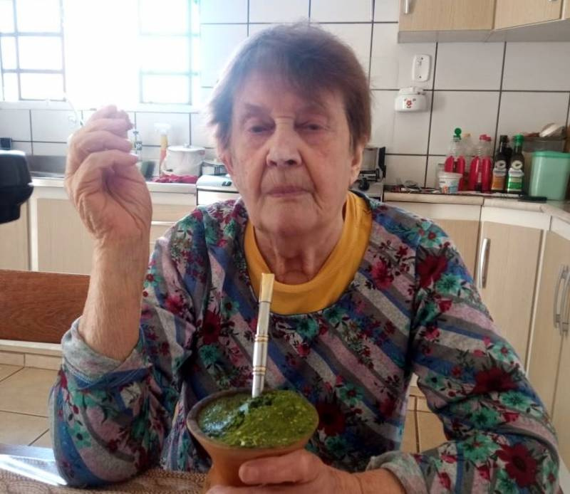 Familiares participam o falecimento da Senhora Lidia Maynardi