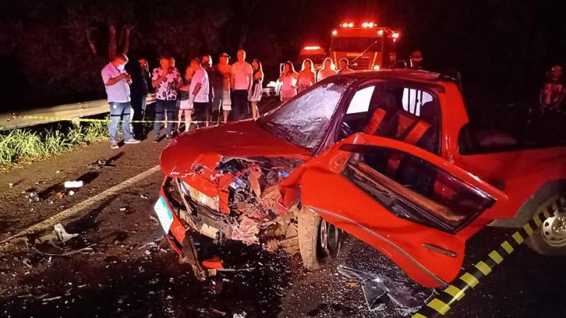 Colisão frontal na BR 158 em Novo Barreiro deixa uma pessoa morta