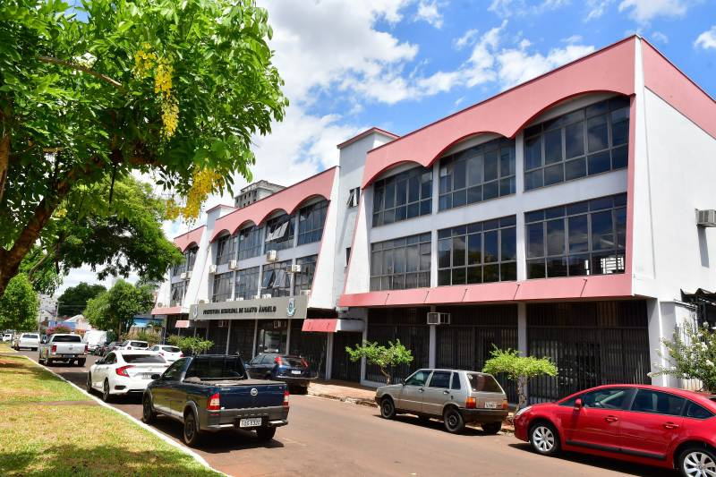 Minirreforma administrativa com dança de cadeiras