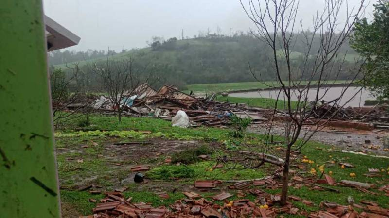 Defesa Civil faz novo alerta para chuva, vento forte e queda de granizo