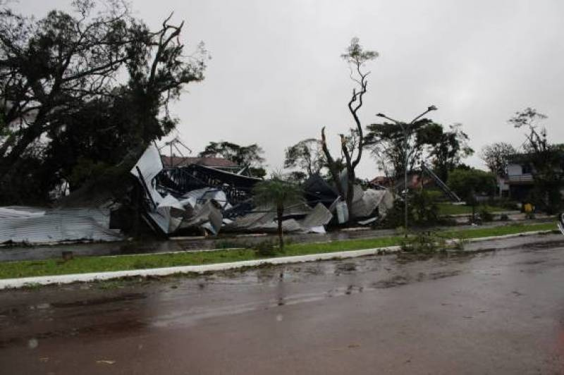 Temporal devasta a cidade de Sede Nova