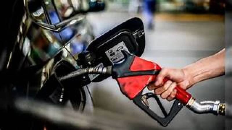 Preço da gasolina sobe 12,5% nos postos brasileiros em 2023
