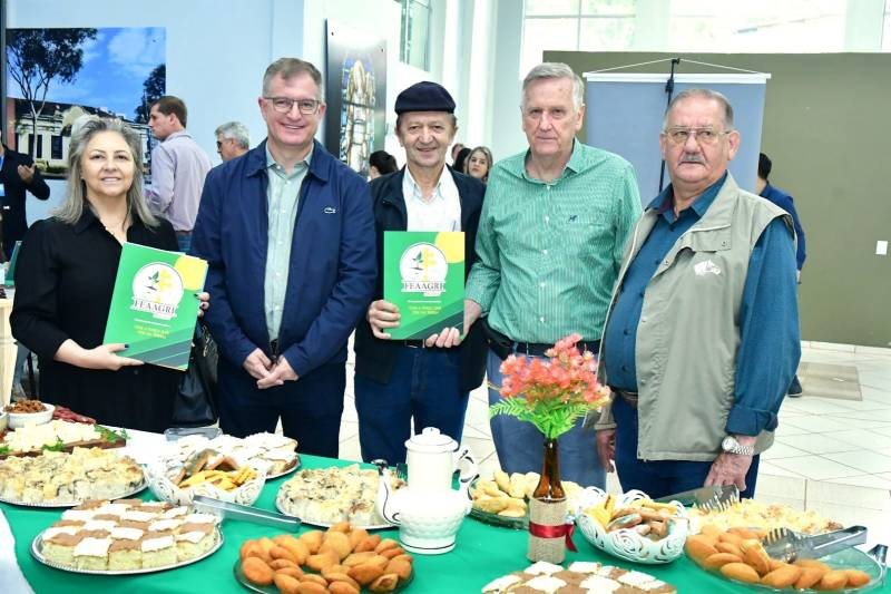 FEAAGRI entrega documento ao presidente da AMM