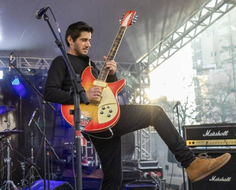 Domingo tem Brique da Praça com Renato Fontana