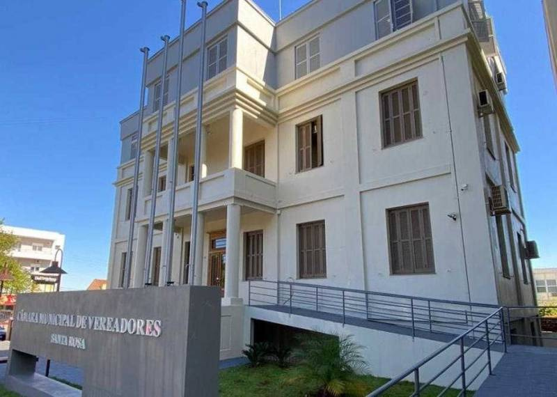 Vereadores de Santa Rosa buscam justificar aumentos nos salários de prefeito, vice e secretários