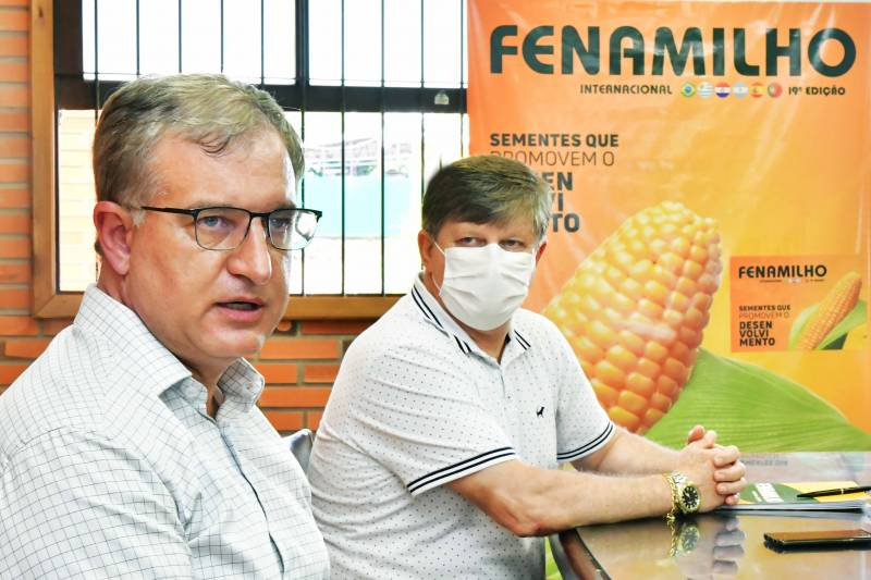 Voese é empossado presidente da 20ª FENAMILHO Internacional