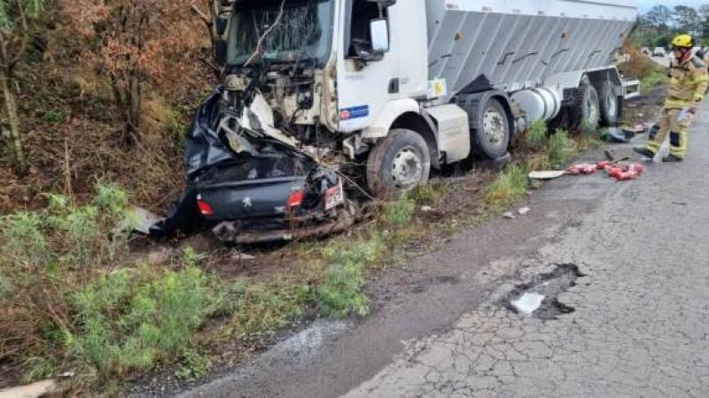 Mulher morre em acidente na RS-324 entre Passo Fundo e Marau