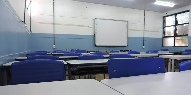 Governo do RS retira limite de ocupação para aulas presenciais