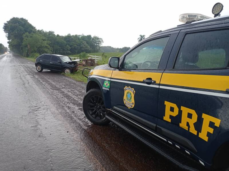 Acidente de trânsito na BR-472 KM 184: Colisão frontal entre Gol e Saveiro