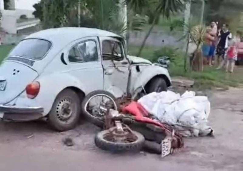 Passageira de Fusca morre durante acidente com moto na RS-532, em Mata