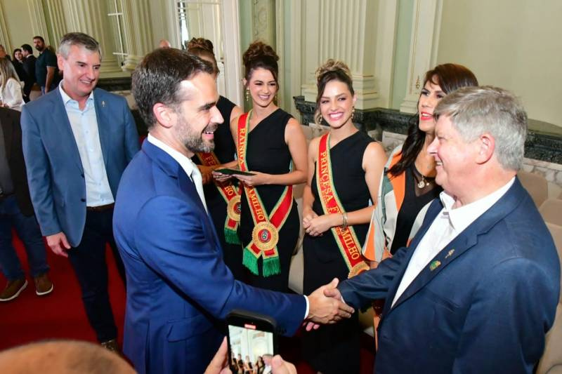 Governador Eduardo Leite e Vice Gabriel Souza na Fenamilho 2025