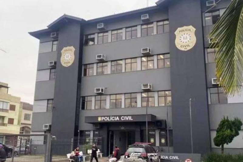 Mulher morre após aplicação de silicone industrial em procedimento caseiro, diz polícia