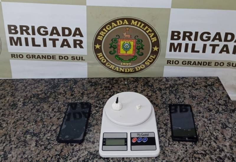 Brigada Militar prende indivíduo por tráfico de drogas no Centro de Santo Ângelo