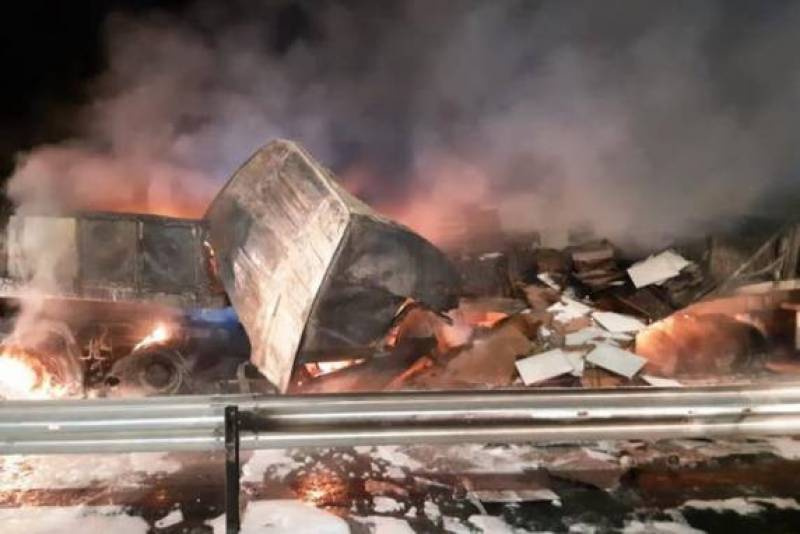 Caminhoneiro morre carbonizado em acidente de trânsito em SC