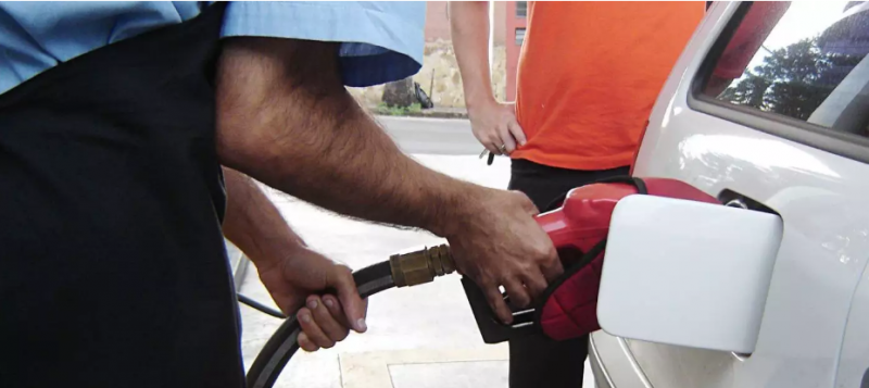 Petrobras reduz preço da gasolina em 5,6% para distribuidoras
