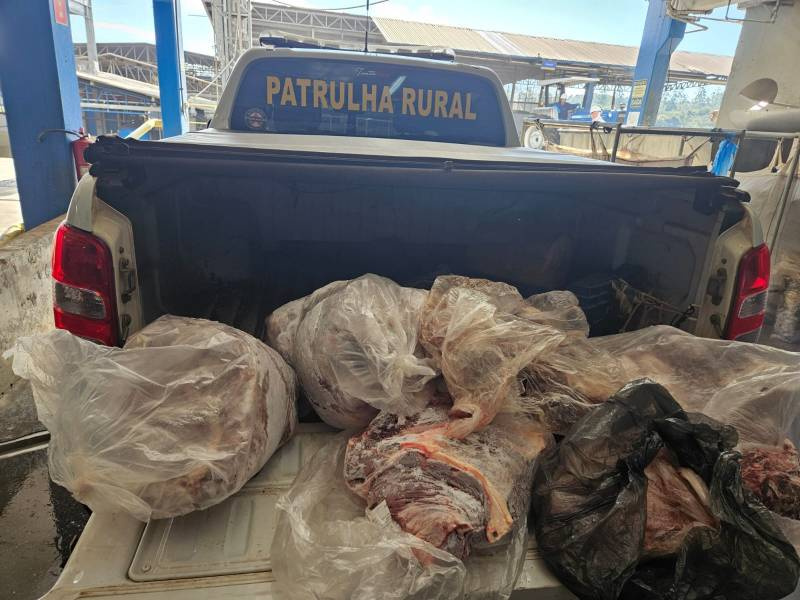 Brigada Militar e Vigilância Sanitária apreendem carne irregular  em Santo Ângelo 