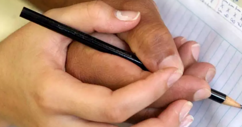 Mais de 9 milhões de brasileiros não sabem ler e escrever