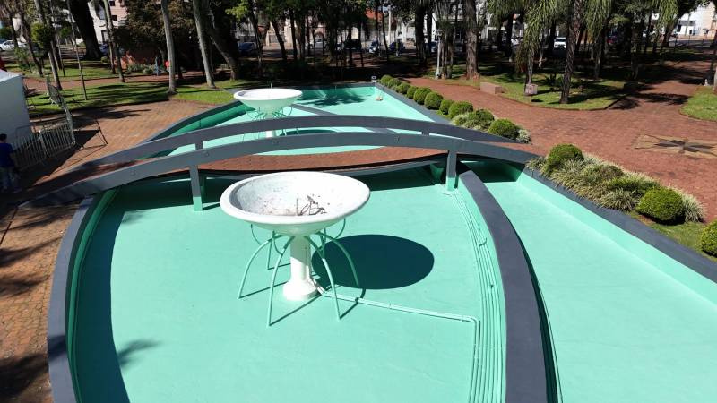 Lago da Praça Pinheiro Machado passa por revitalização, em Santo Ângelo