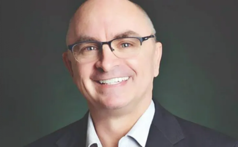 Defensor público Waldemar Menchik Junior lança o volume 2 de “Fiapos & Ferpas”