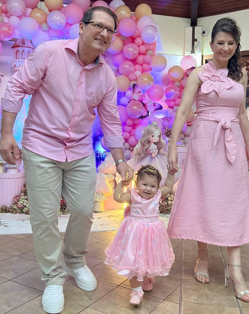 Um ano de muita alegria: Julia Missio Vieiro comemora seu primeiro aniversário com grande festa