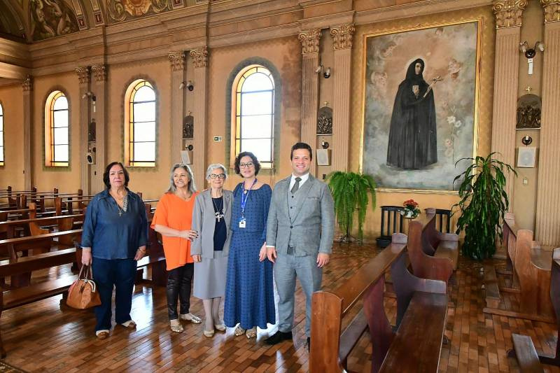 Cônsul-geral da Itália visita a Capela Teresa Verzeri