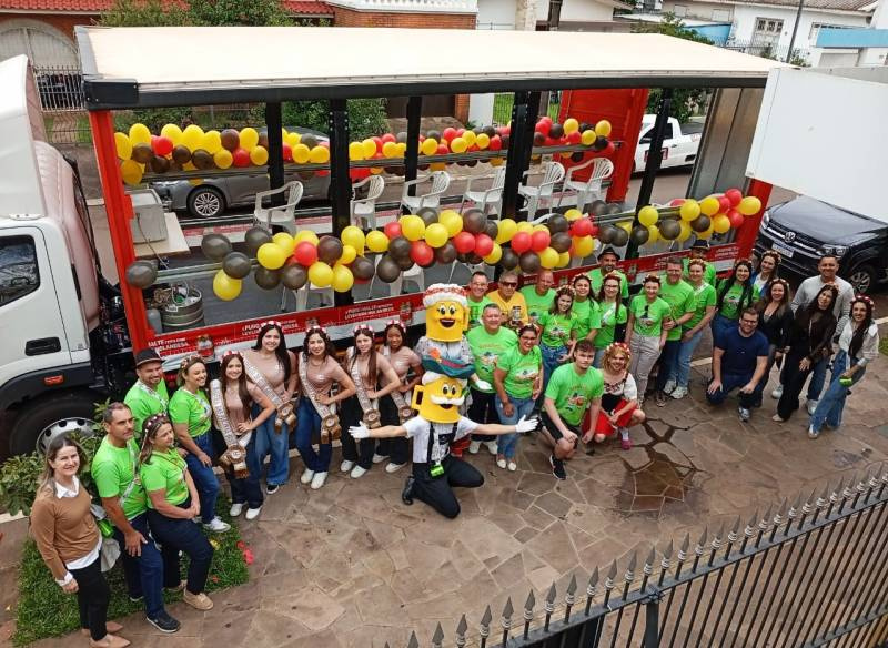 Clube Gaúcho tem público recorde na primeira noite da Novemberfest 2025