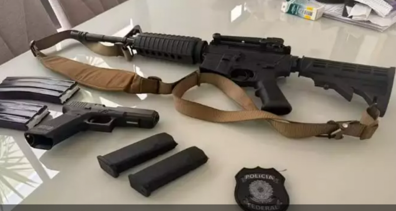 Polícia Federal apreende fuzil, dinheiro vivo, Cadillac e Mustang em nova operação sobre o esquema do INSS