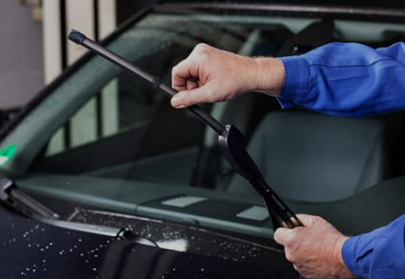 Vendedor ambulante aplica golpe em idoso