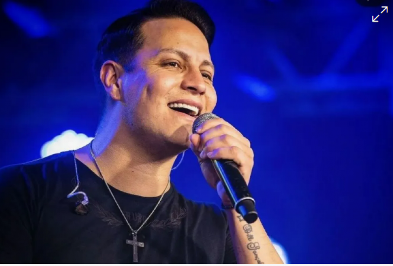 Paulinho Dill deixa o quadro societário da banda Os Atuais após decisão conjunta