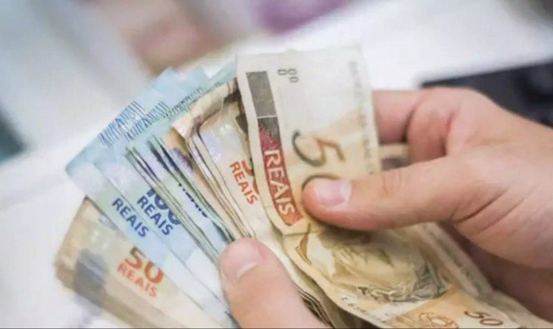 Governo reduz projeção do salário mínimo de 2026 para R$ 1.627