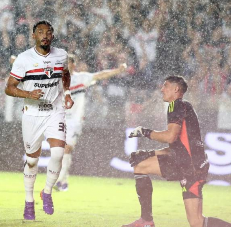 Inter é goleado pelo São Paulo e fica em situação crítica na luta contra o rebaixamento à Série B