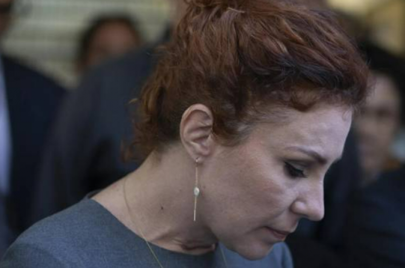 Carla Zambelli renuncia ao mandato de deputada federal