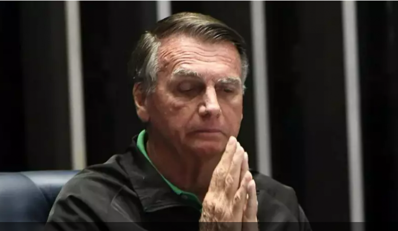 Bolsonaro está sendo medicado para evitar trombose, informa boletim médico