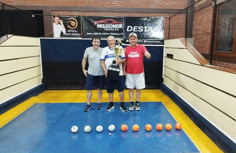 Aos 83 anos, bochófilo é campeão e dá show de pontuação em torneio do Clube Gaúcho