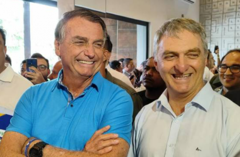 Com aposta no número 13, Bolsonaro e irmão acertam a quadra na Mega da Virada
