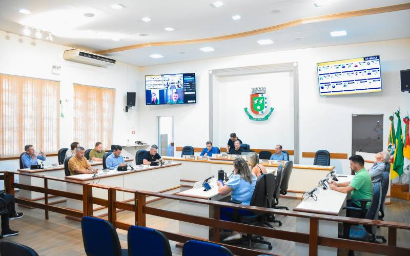 Em sessão extraordinária câmara de vereadores aprova deliberação de proposta do Executivo