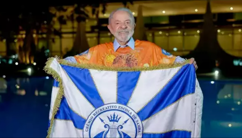 Lula e Janja deixam a Marquês de Sapucaí após mais de oito horas de desfiles