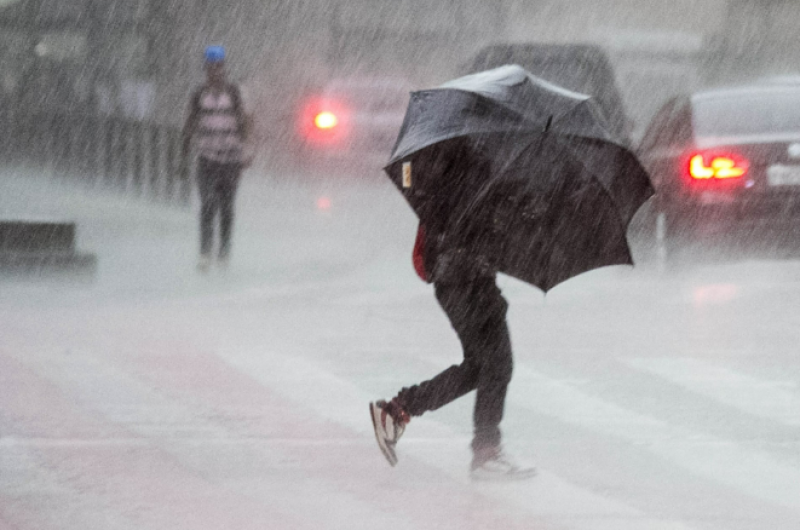 Quarta-feira terá tempo abafado com chuva isolada e passageira no RS