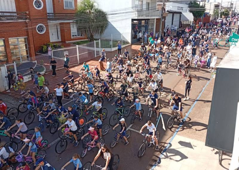 Colégio Marista promove passeio ciclístico e movimenta o domingo em Santo Ângelo