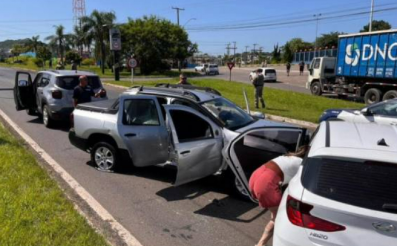 Roubo de quatro veículos termina em confronto com morte na RS-239, em Novo Hamburgo