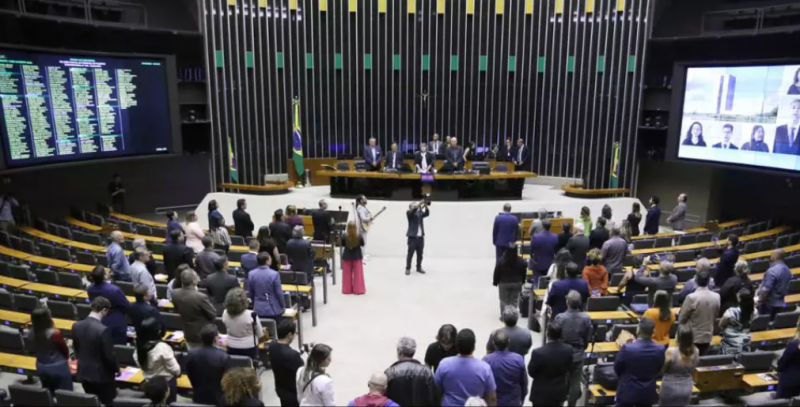 Câmara dos Deputados aprova projeto que permite venda de medicamentos em supermercados