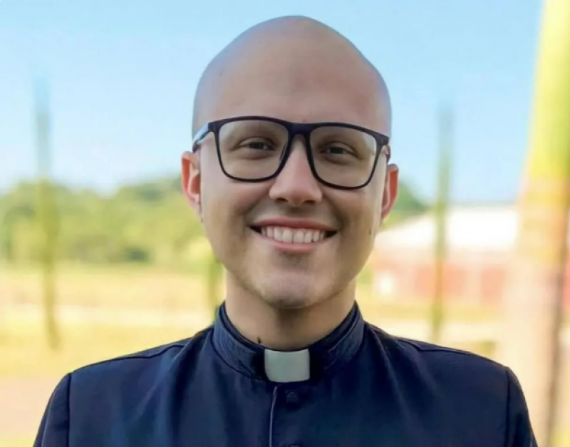 Seminarista e missionário digital que lutava contra câncer morre aos 26 anos