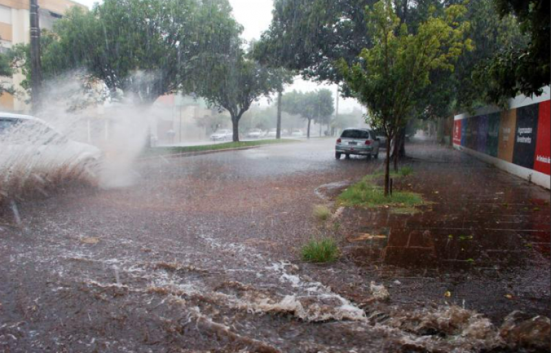 Semana começa com chuva na maior parte do RS