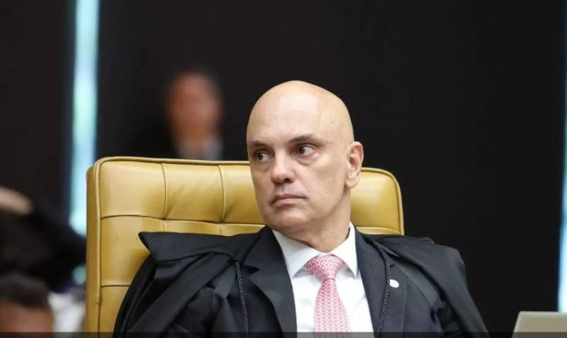 Alexandre de Moraes determina que a polícia vigie Bolsonaro 24 horas em hospital