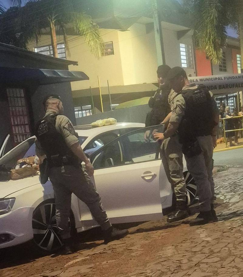 Mulher é presa após perseguição e colisão com poste durante ação da Brigada Militar em Ijuí