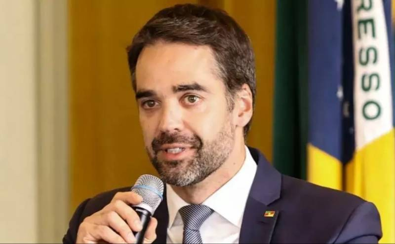 “Se me deixarem ter a bola no pé, entro em campo e ganho”, diz Eduardo Leite sobre disputa à Presidência